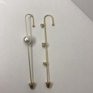 Set of 2 crawler hook earrings Minimalist Gold Ear Climber/ pearl